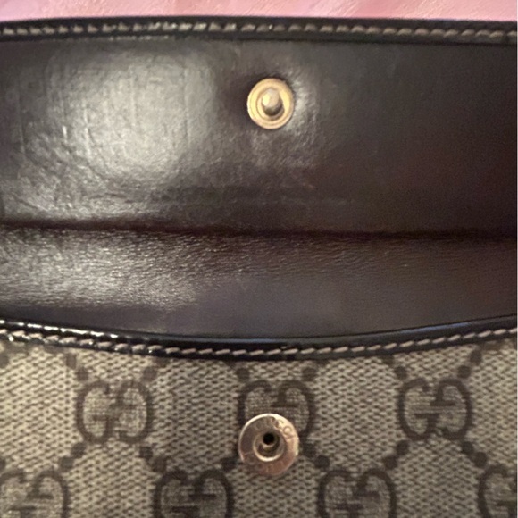 Gucci Brown and Tan Wallet with Iconic Monogram - Picture 15 of 16